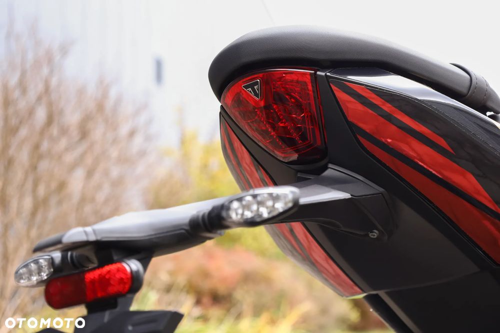 Triumph Daytona - 18