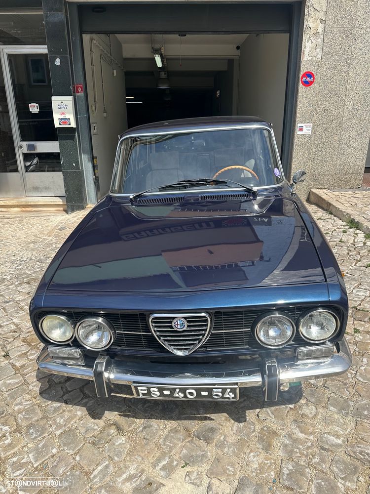 Alfa Romeo 2000 - 8
