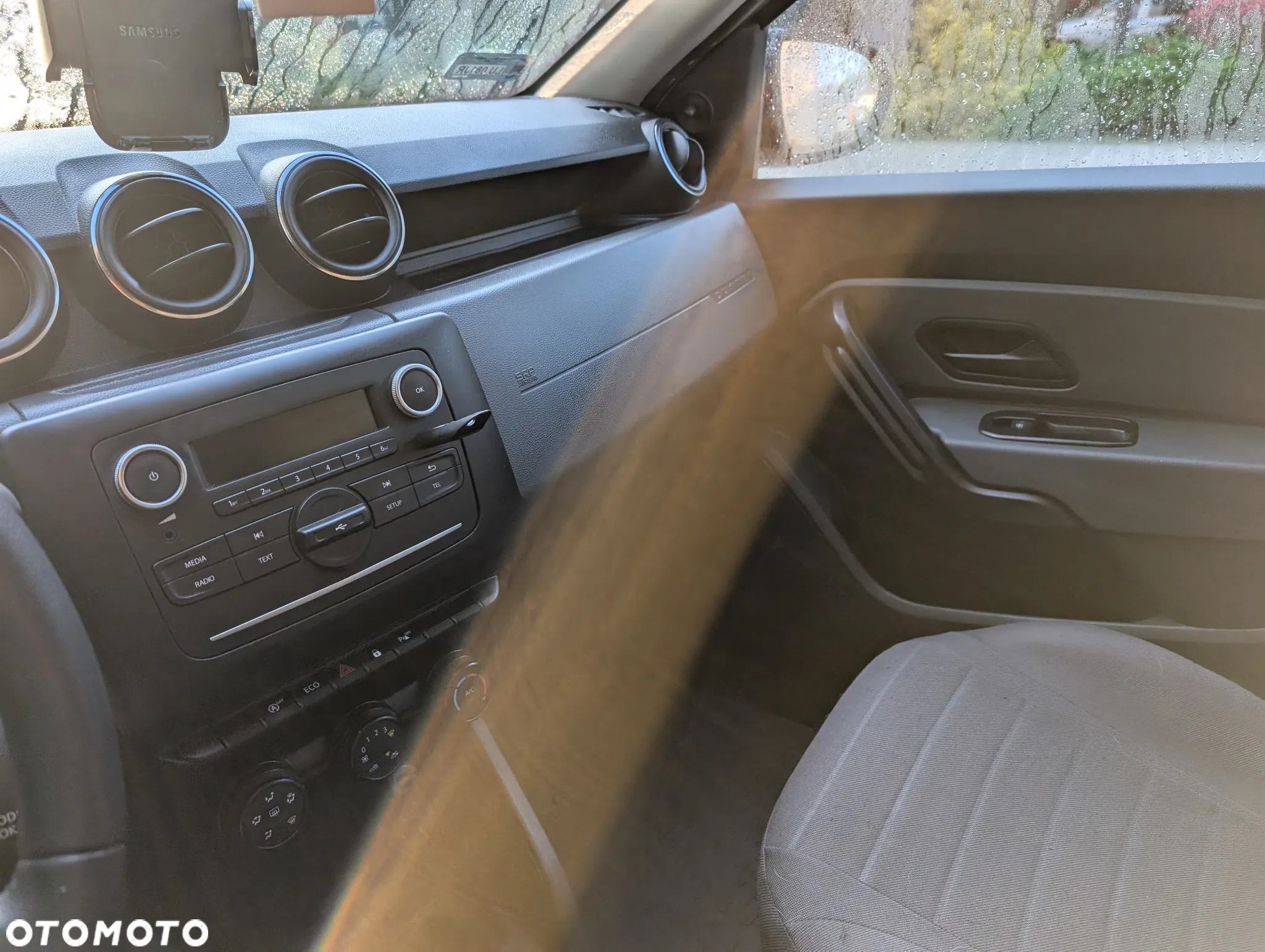 Dacia Duster 1.6 SCe Essential - 12
