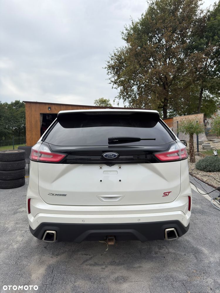 Ford Edge - 8