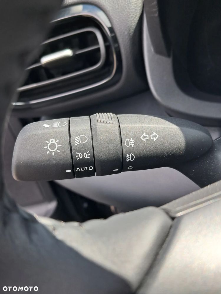Toyota Yaris Cross - 32