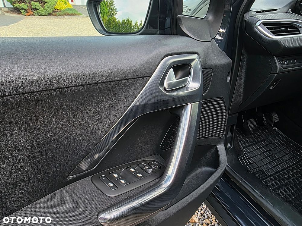 Peugeot 2008 PureTech 82 Allure - 17