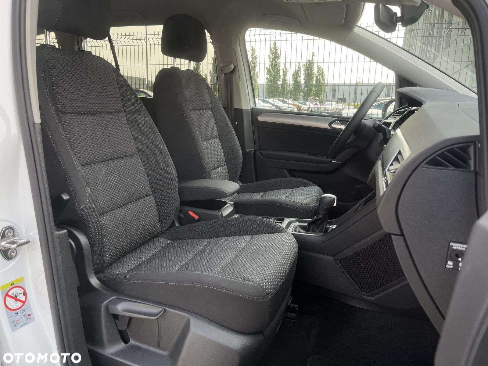 Volkswagen Touran - 34