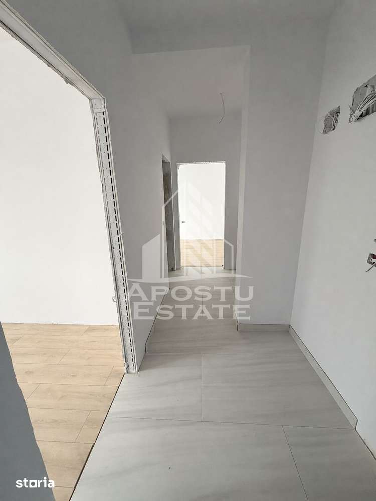 Apartament cu 2 camere, etaj 2, decomandat, zona Planetelor — fotografia 2