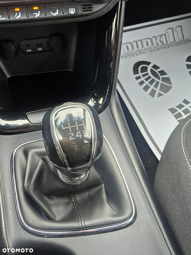 Kia Ceed - 32