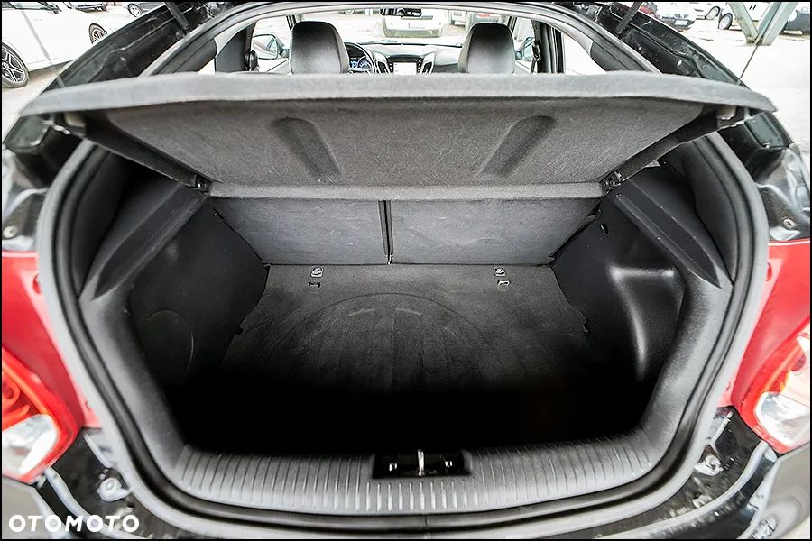 Hyundai Veloster - 37