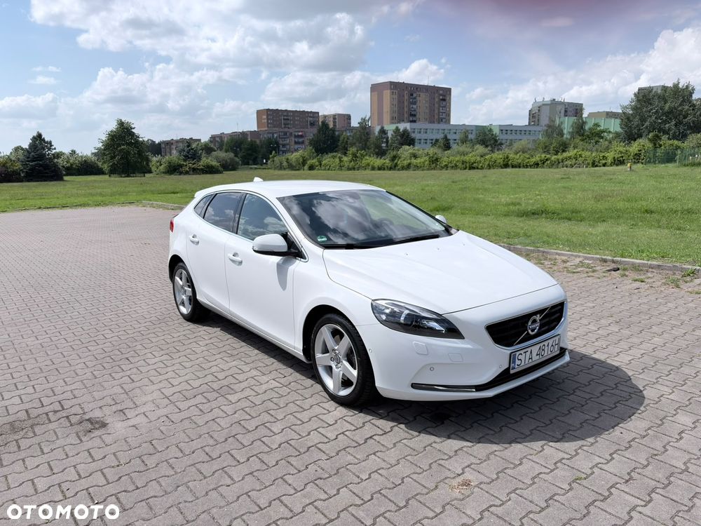 Volvo V40 T3 R-Design Momentum - 13