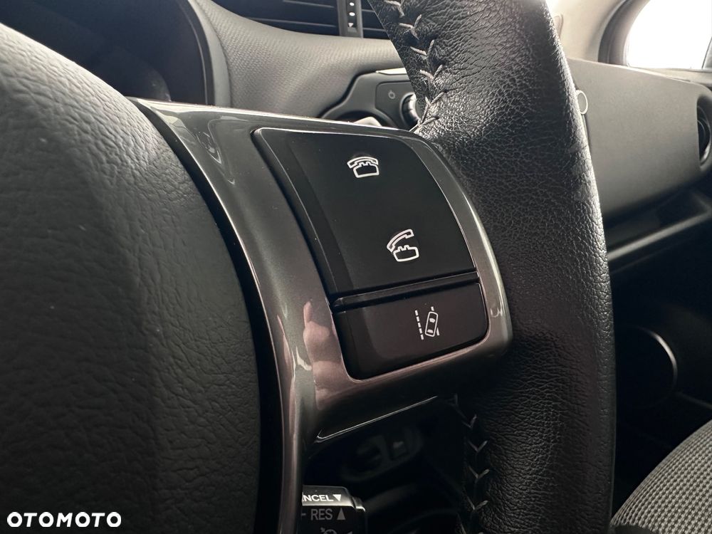 Toyota Yaris Hybrid 100 Premium EU6 - 20