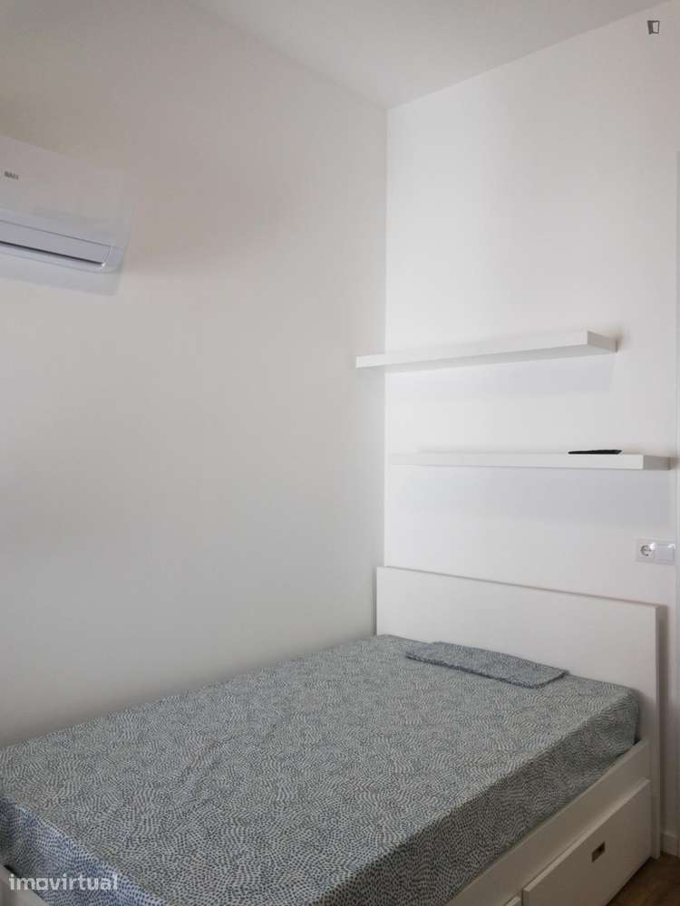 Estúdio - localizado em Alta Universitária Coimbra - Grande imagem: 2/7