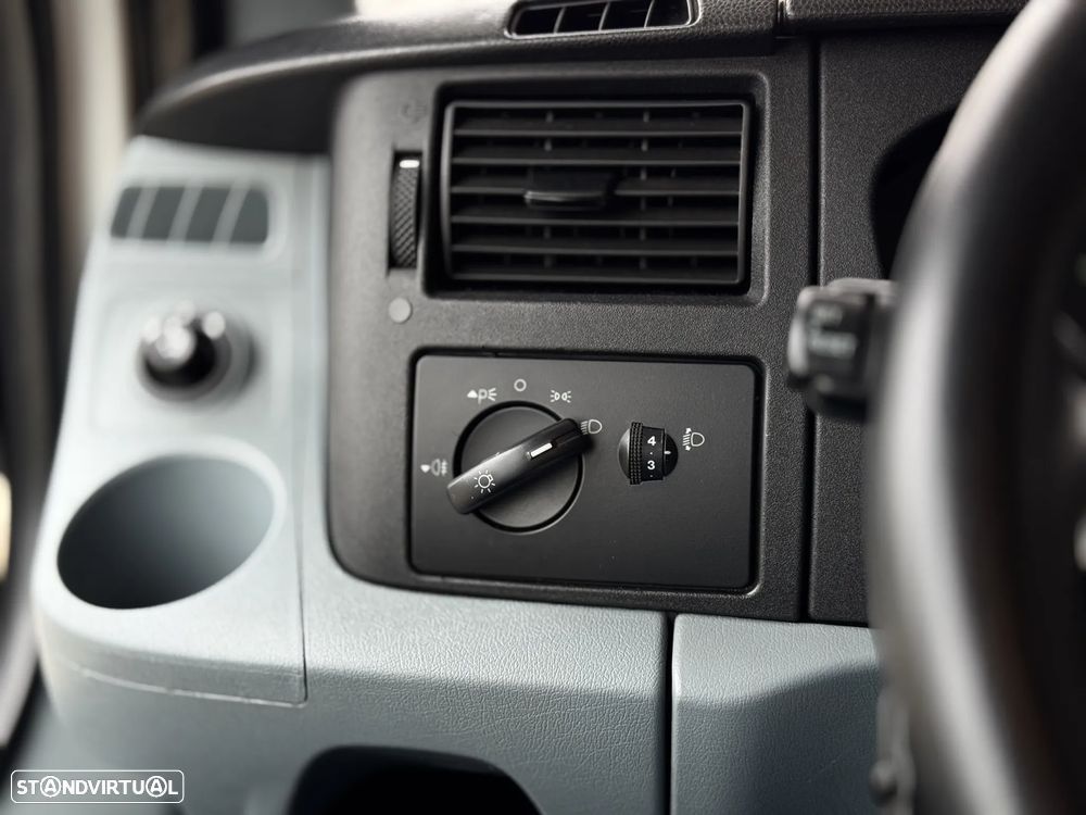 Ford Trigano Challenger Genesis 33 6 lugares - 29