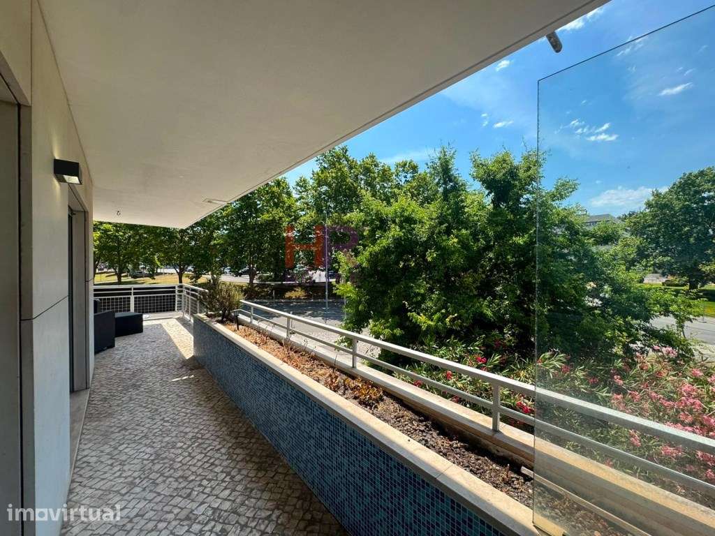 Vende-se apartamento T3 com garagem no Vale das Flores, Santo Antón... - Grande imagem: 5/31