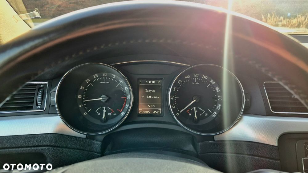 Skoda Superb 2.0 TDI 4x4 DSG Elegance - 16