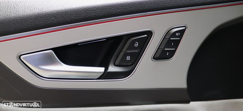 Audi Q7 3.0 TDI quattro tiptronic 7L - 12