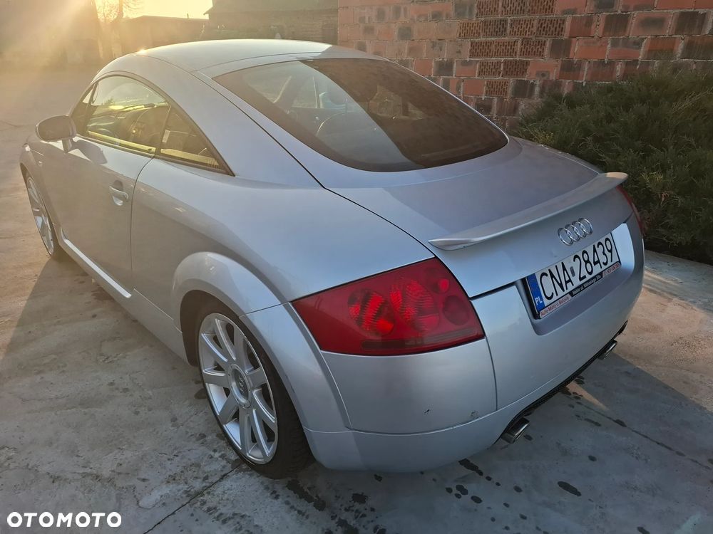 Audi TT Coupé 1.8T Quattro - 8
