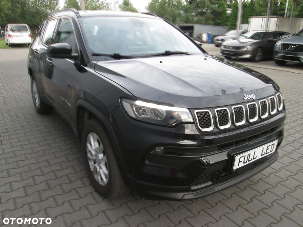 Jeep Compass - 32