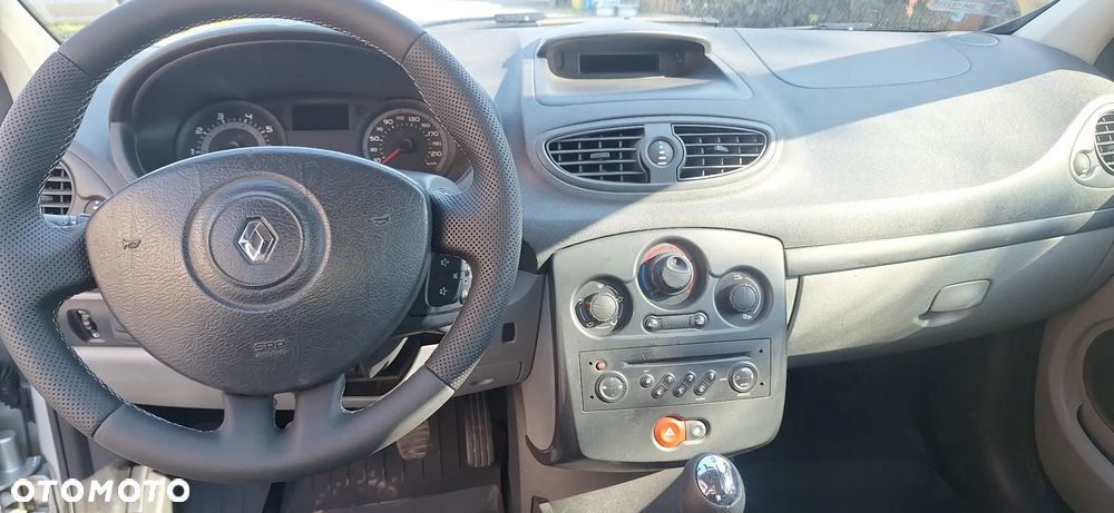 Renault Clio - 9