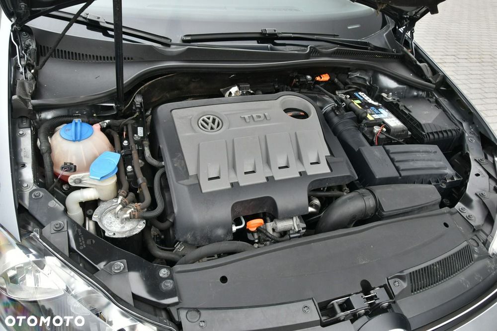 Volkswagen Golf 2.0 TDI Comfortline - 26