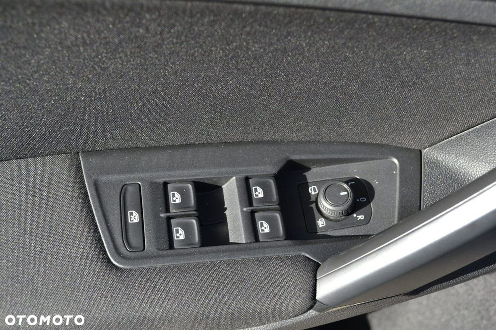 Volkswagen Tiguan - 31
