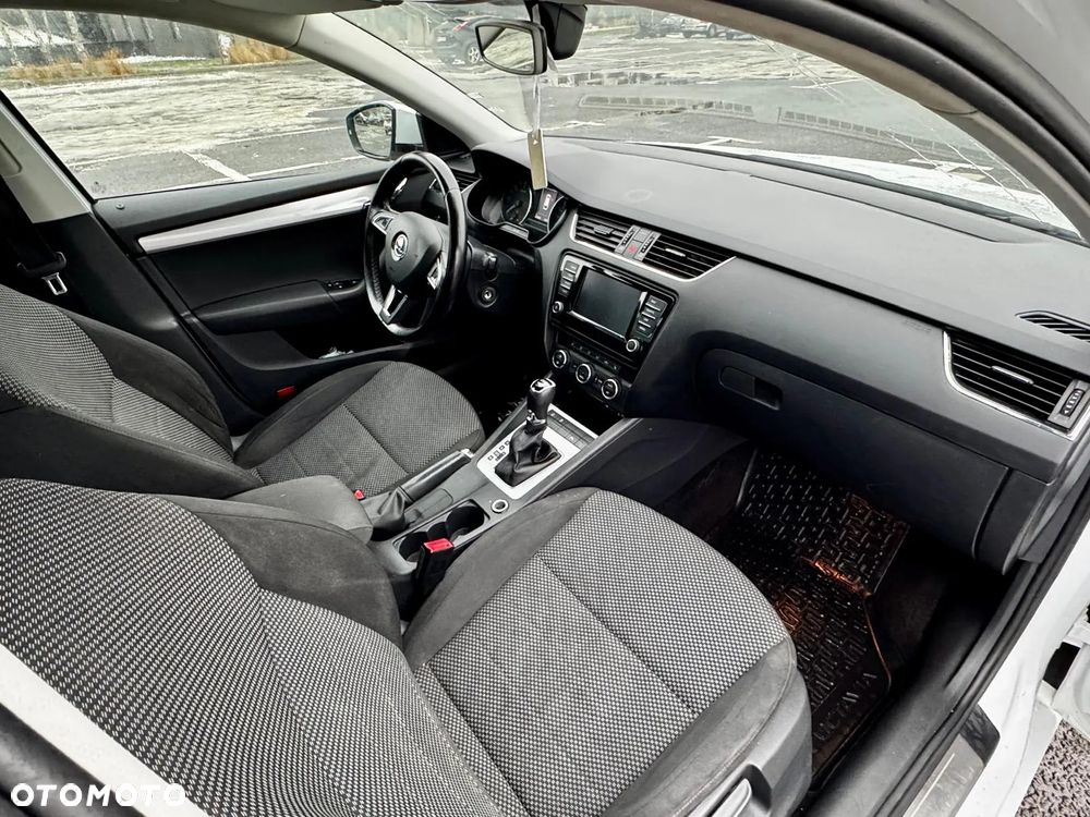 Skoda Octavia 1.6 TDI (Green tec) DSG Ambition - 11