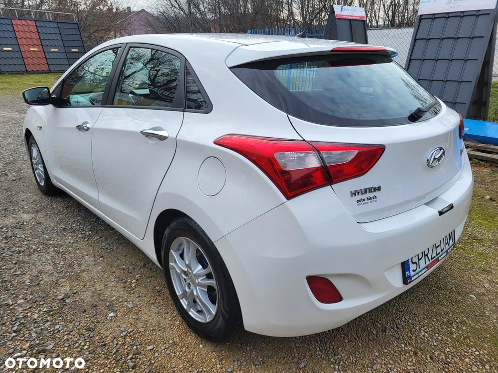 Hyundai i30 1.4 Classic + - 4