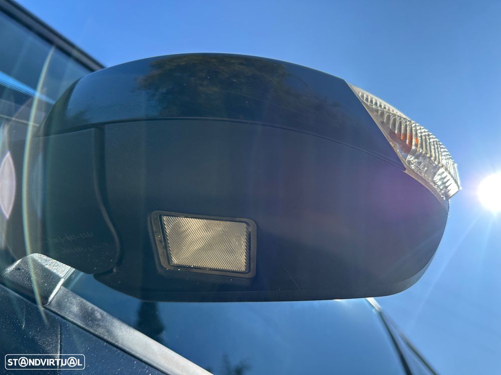 Ford S-Max 2.2 TDCi Titanium 7L - 21