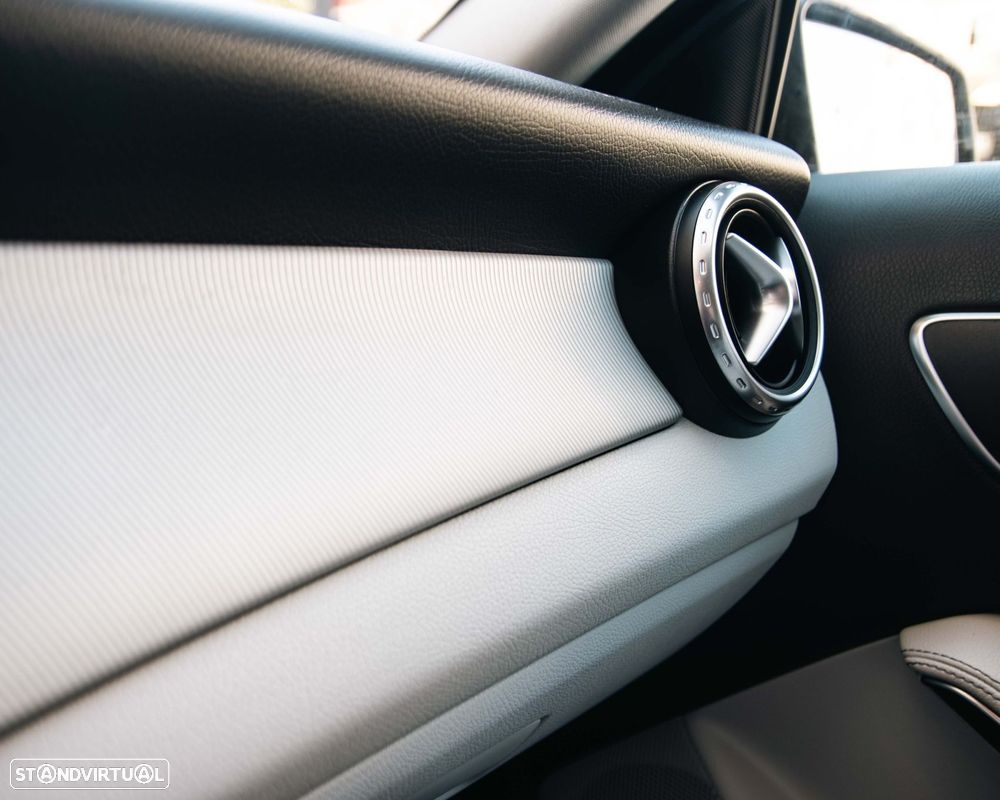 Mercedes-Benz GLA 220 d 7G-DCT Urban - 26