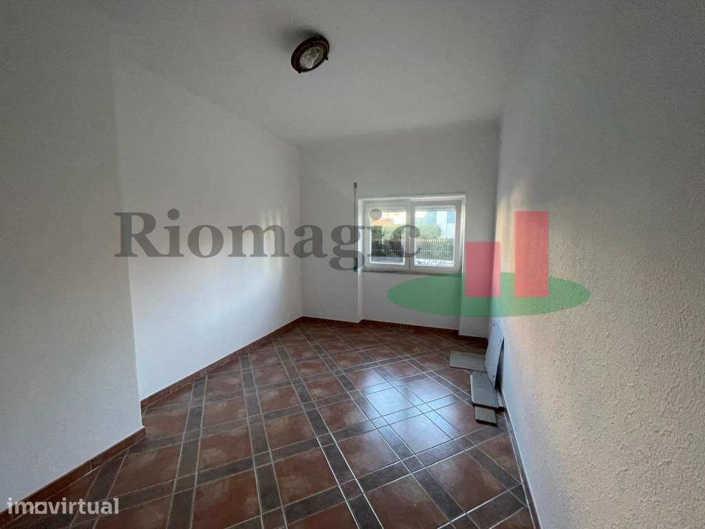 Apartamento T4 Completamente Renovado - Amora / Seixal - Grande imagem: 3/22