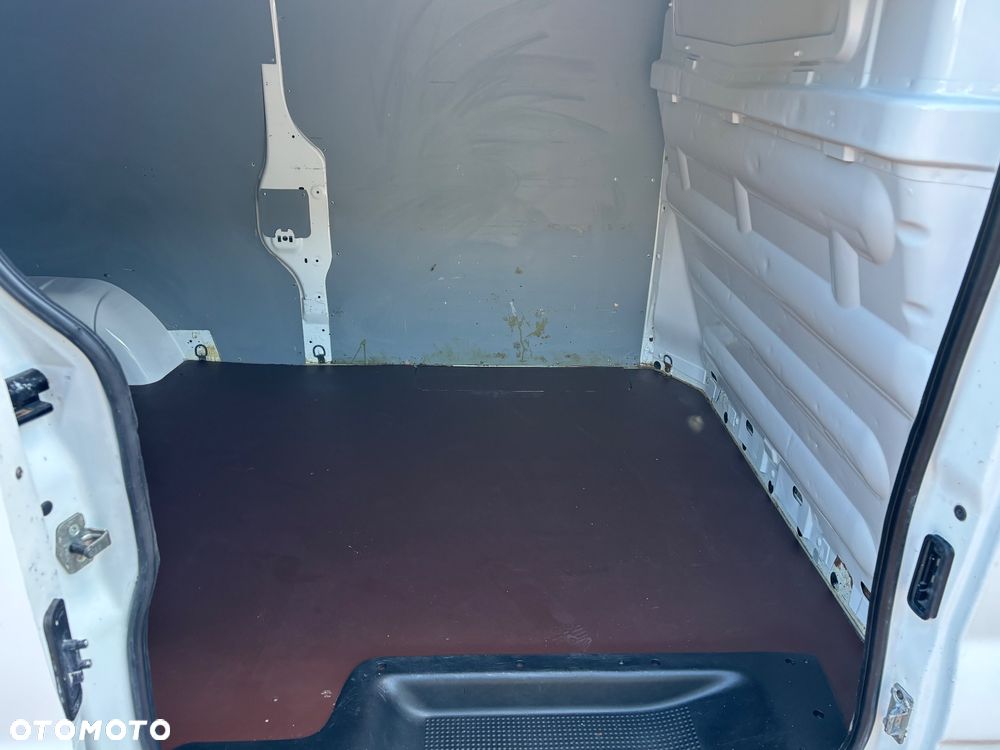 Renault Trafic - 12