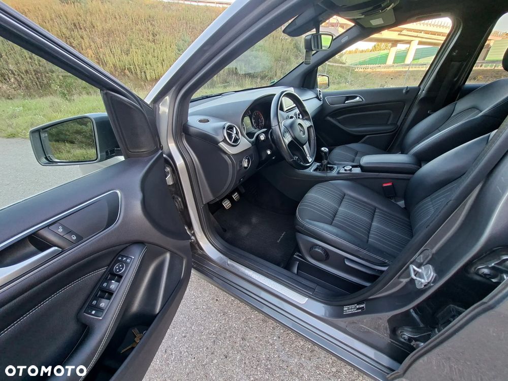 Mercedes-Benz Klasa B 180 BlueEFFICIENCY Edition 1 - 31