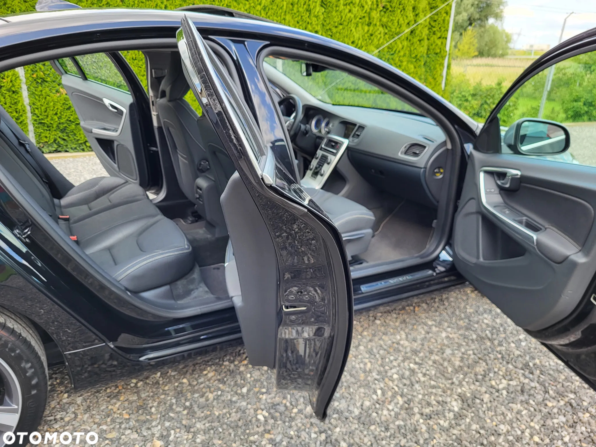 Volvo S60 D4 R-Design - 25