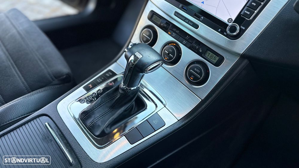 VW Passat Variant 2.0 TDI DPF DSG Sportline - 15