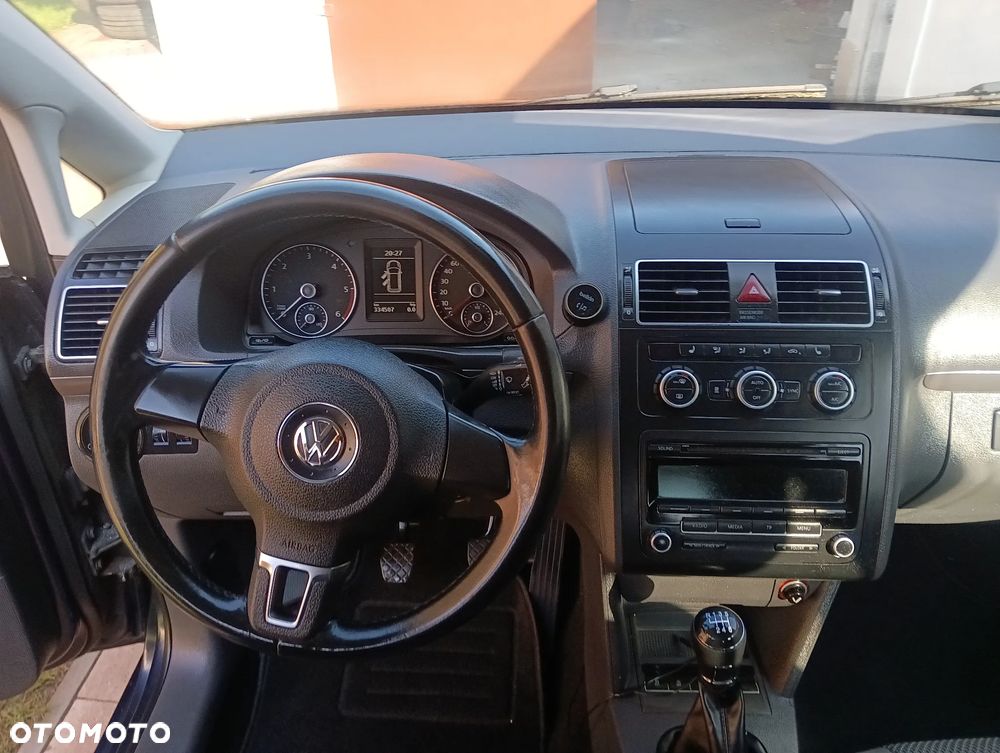 Volkswagen Touran - 31
