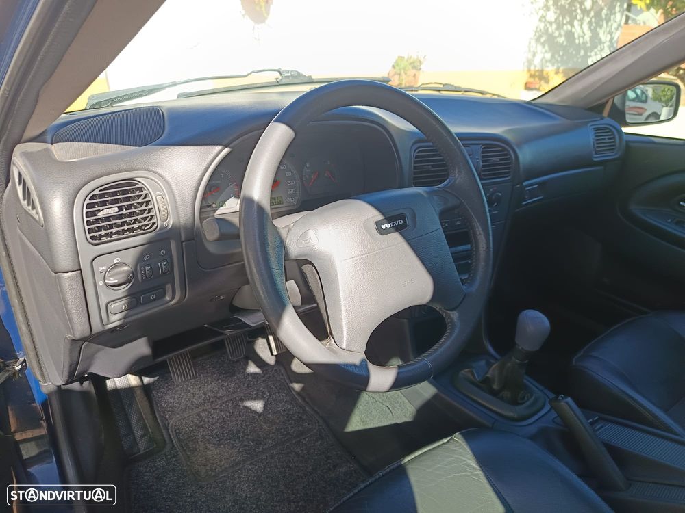 Volvo V40 Cross Country - 7