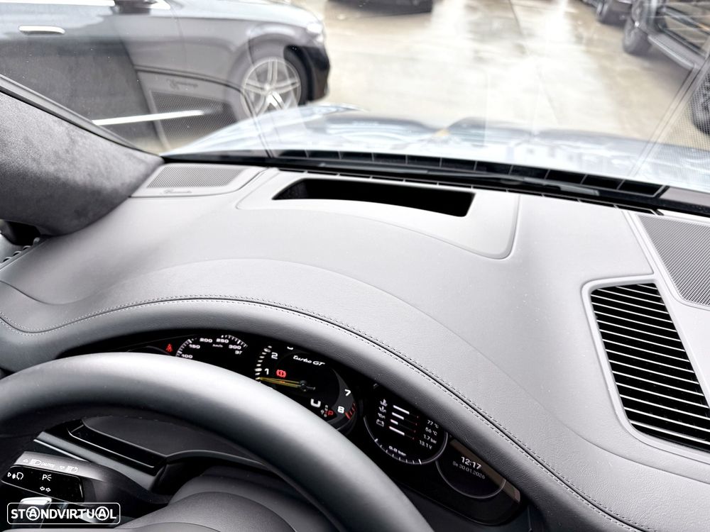 Porsche Cayenne Coupé Turbo - 17