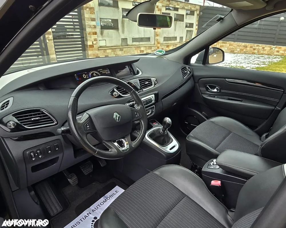 Renault Grand Scenic - 25