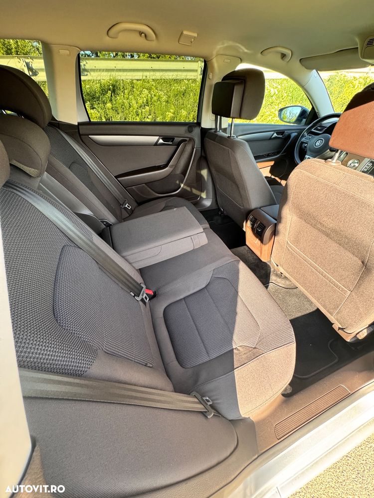 Volkswagen Passat 2.0 TDI BlueMotion Technology DSG Comfortline - 8