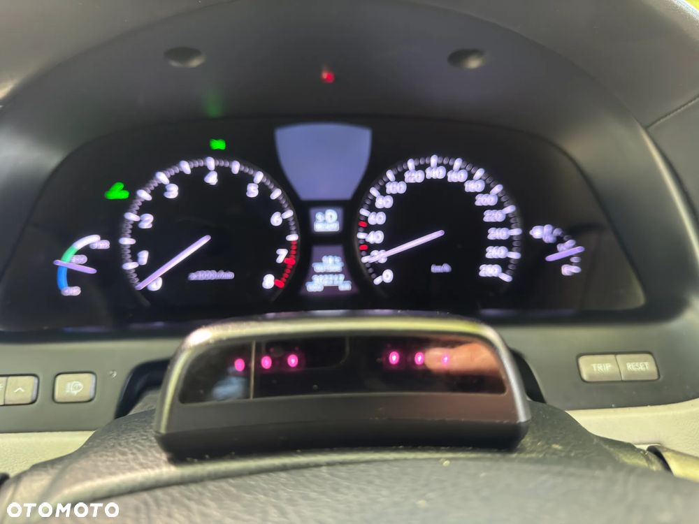 Lexus LS 600h Prestige - 13