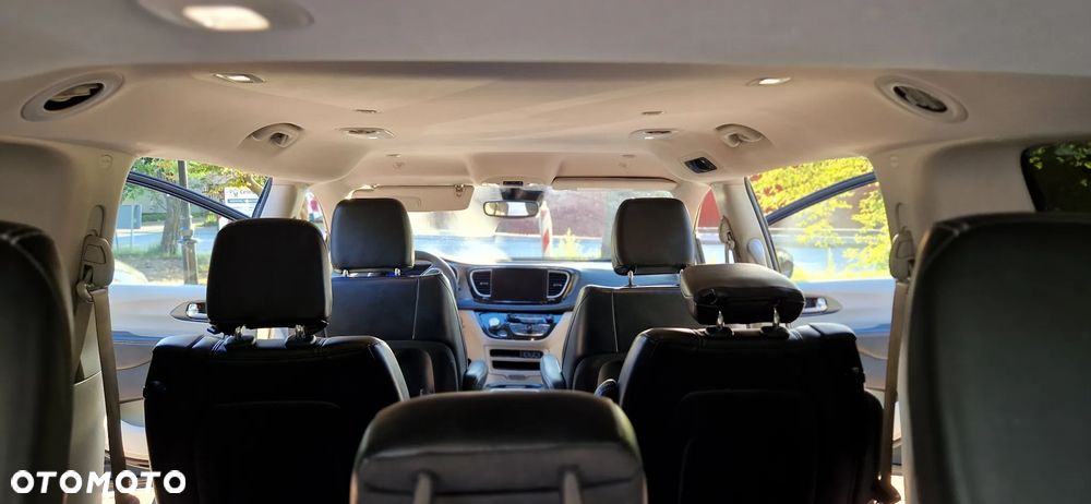 Chrysler Pacifica - 16