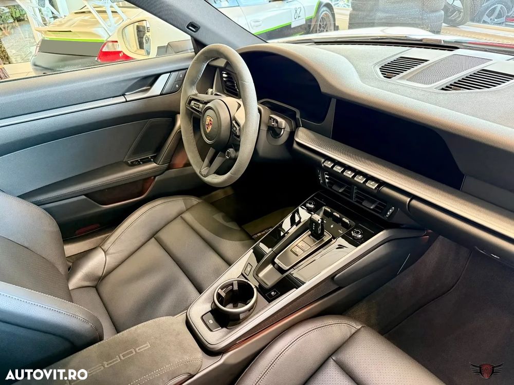Porsche 911 Carrera PDK - 12