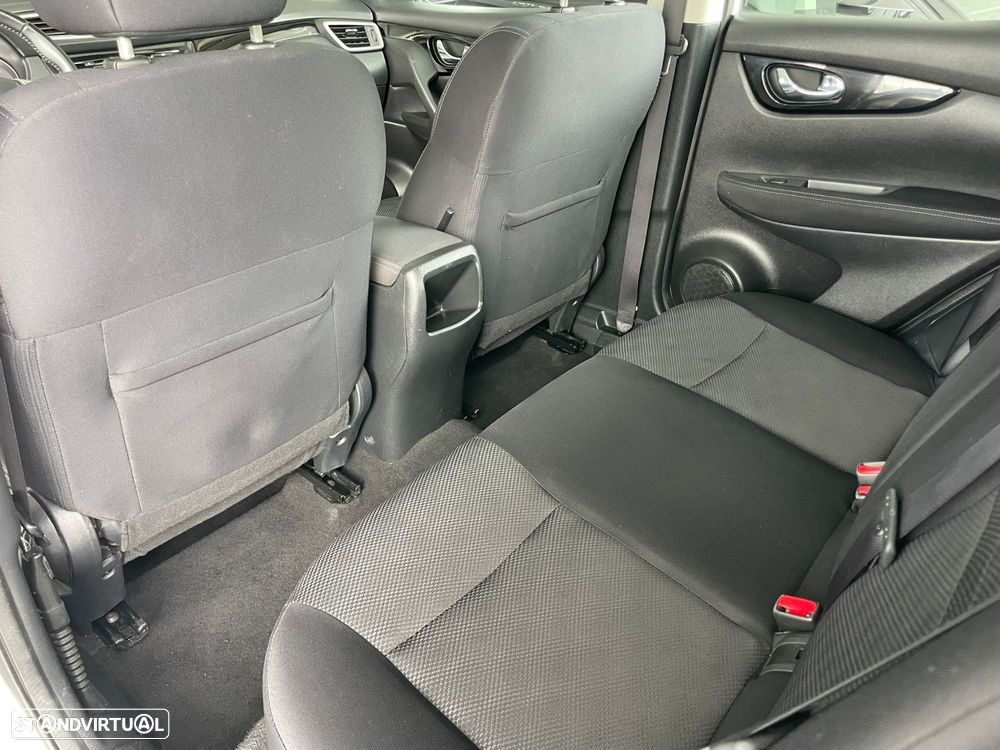 Nissan Qashqai 1.5 dCi N-Connecta - 11