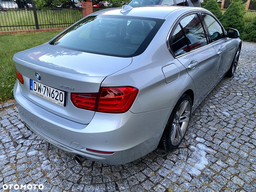 BMW Seria 3 335i Luxury Line - 9