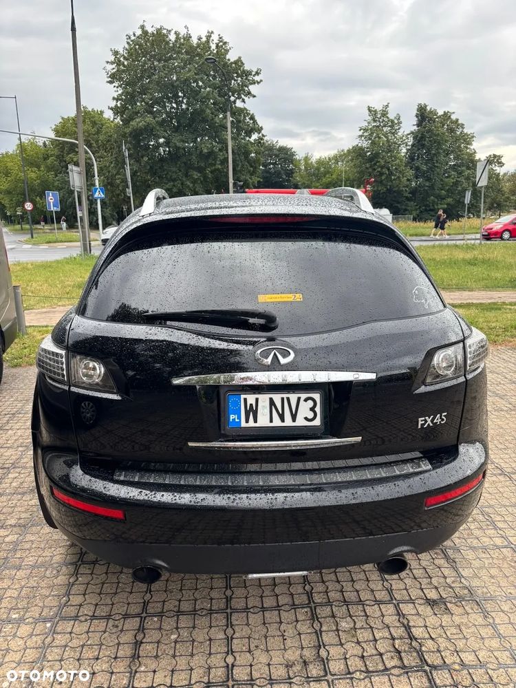 Infiniti FX - 11