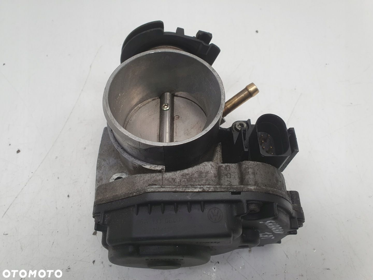 VW Sharan 1.8 T turbo PRZEPUSTNICA 06A133064P - 5