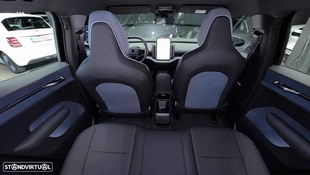 Volvo EX30 Single Motor Extended Range RWD Core - 35