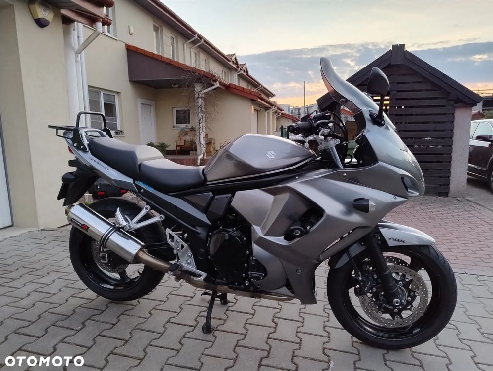 Suzuki GSX - 1
