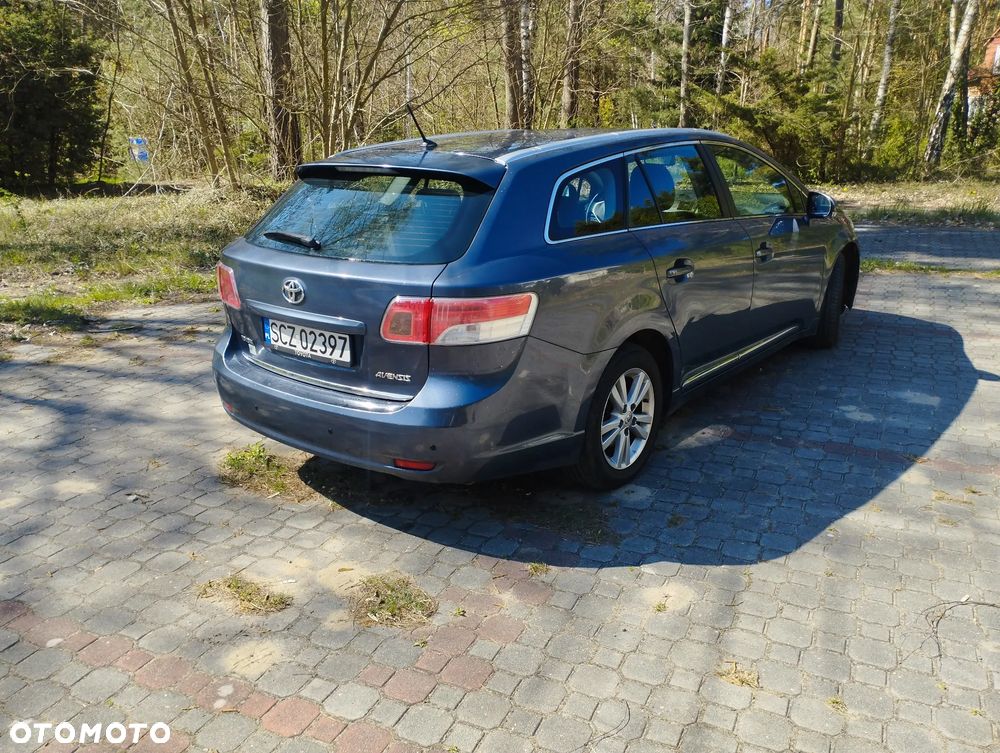 Toyota Avensis 1.8 Luna - 9