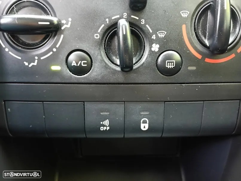 Peugeot 207 1.4 16V Open - 31