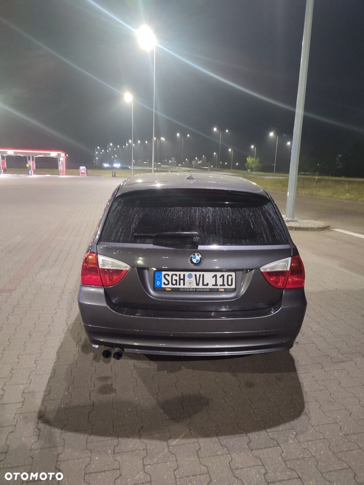 BMW Seria 3 330i - 4