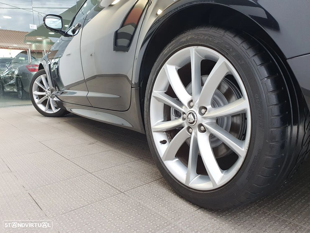 Jaguar XF Sportbrake 2.2 D Premium Luxury - 13