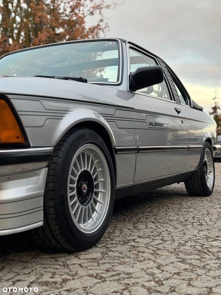 BMW Seria 3 323i - 26